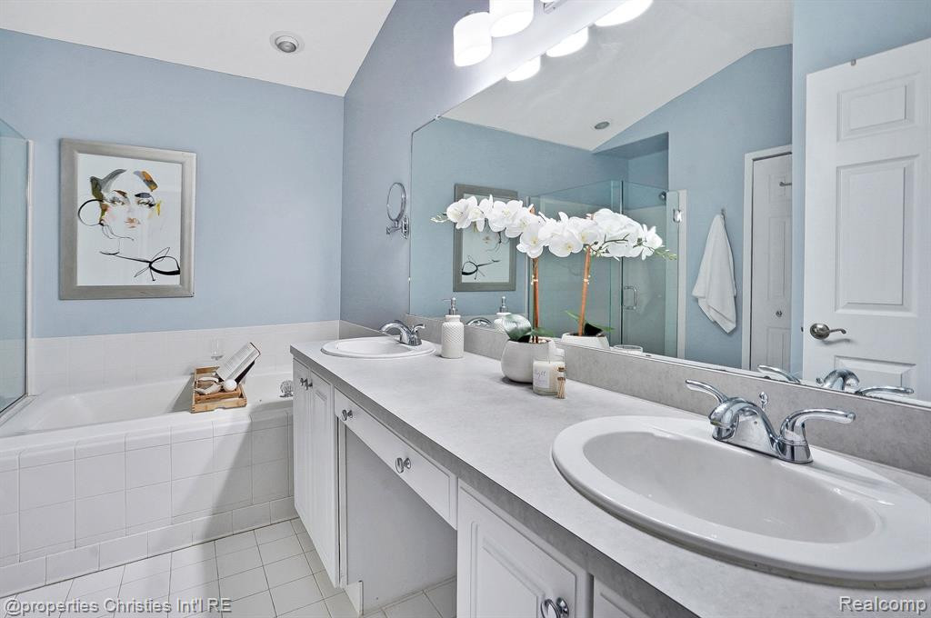 120 PONDS VIEW Drive, Ann Arbor, MI 48103 — Photo 18