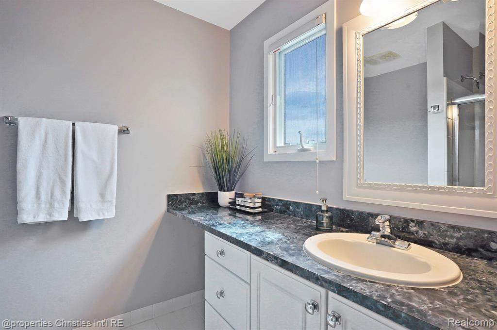 120 PONDS VIEW Drive, Ann Arbor, MI 48103 — Photo 22
