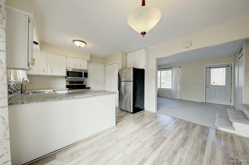 9258 ABBEY Lane, Ypsilanti, MI 48198 — Photo 8