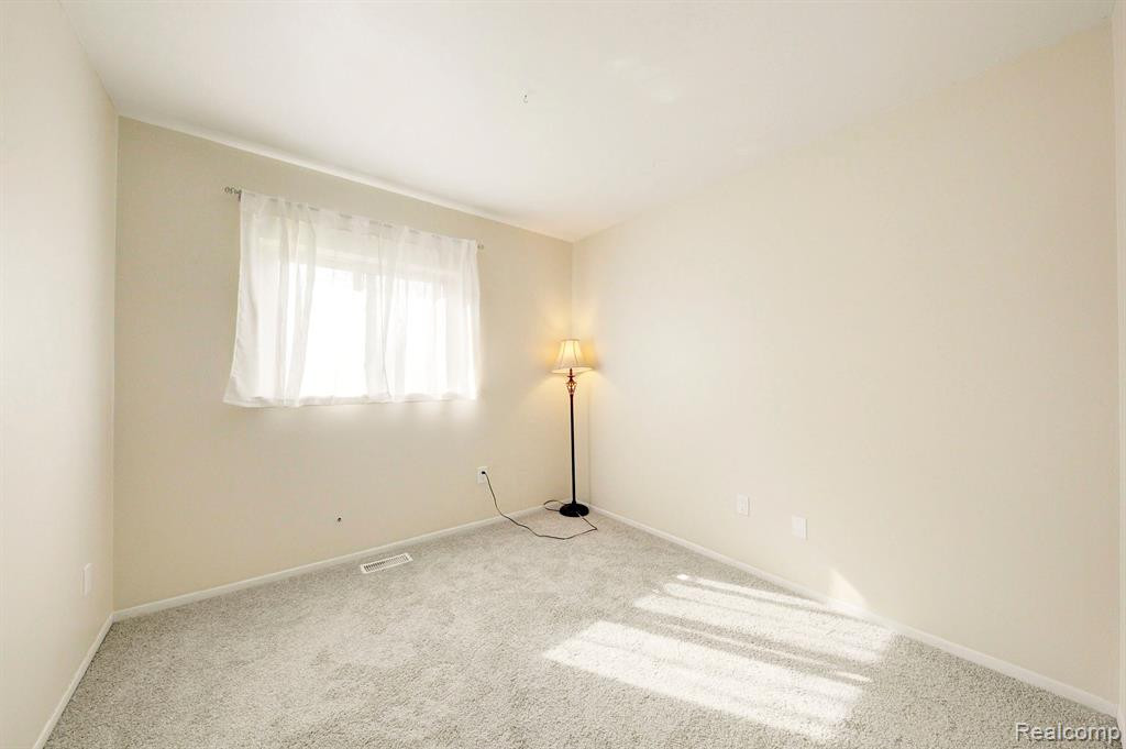 9258 ABBEY Lane, Ypsilanti, MI 48198 — Photo 23