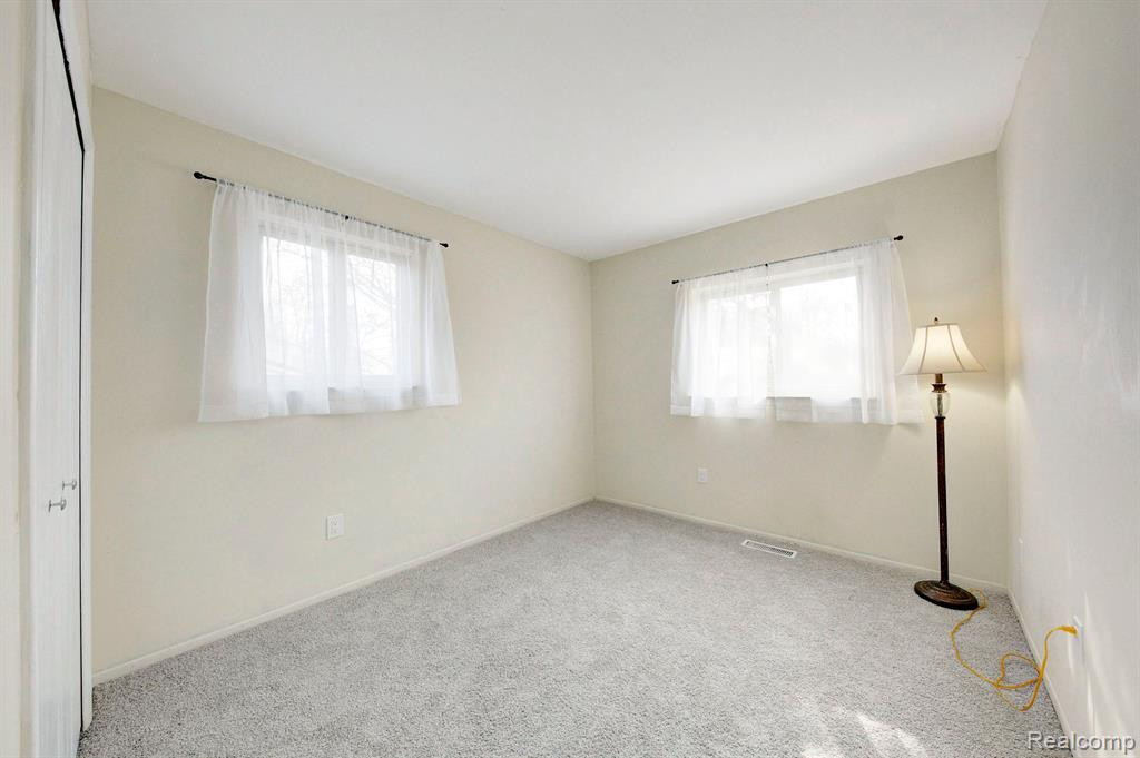 9258 ABBEY Lane, Ypsilanti, MI 48198 — Photo 25