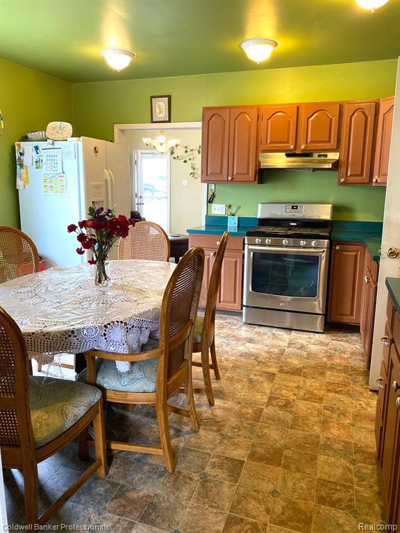 208 N WALKER Street, Capac, MI 48014 — Photo 3