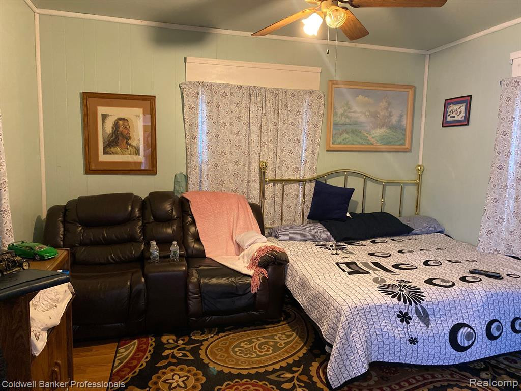 208 N WALKER Street, Capac, MI 48014 — Photo 5