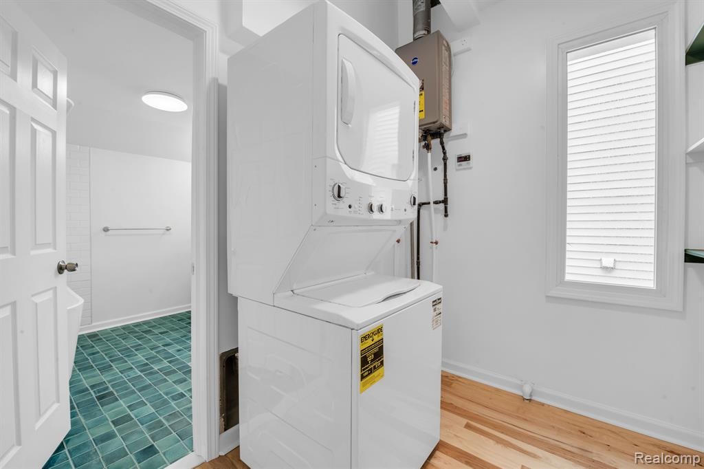 4457 JOSEPH CAMPAU Street, Detroit, MI 48207 — Photo 22