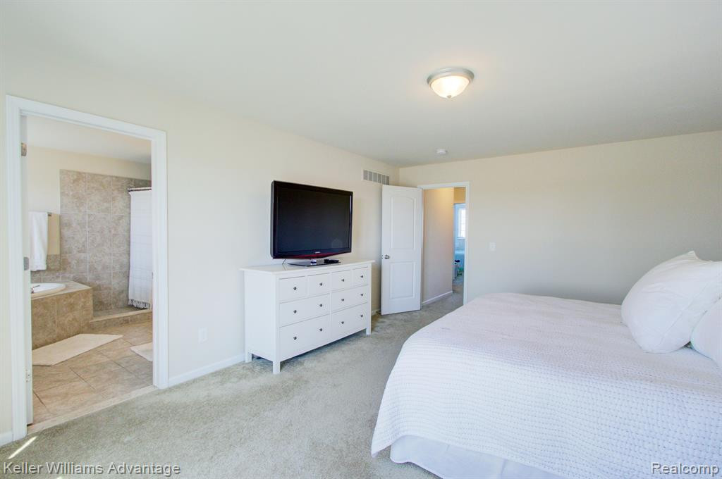 24597 ROSEMONT Unit #59 Drive, South Lyon, MI 48178 — Photo 20