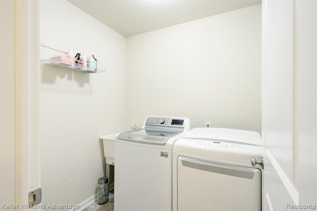 24597 ROSEMONT Unit #59 Drive, South Lyon, MI 48178 — Photo 46