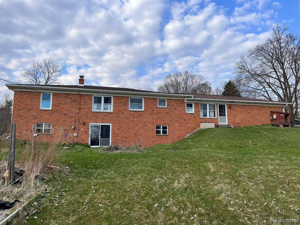 654 East Ridge Drive, Ortonville, MI 48462 — Photo 2