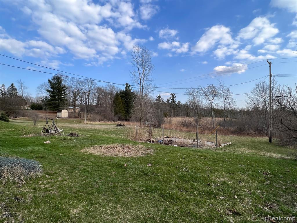 654 East Ridge Drive, Ortonville, MI 48462 — Photo 5