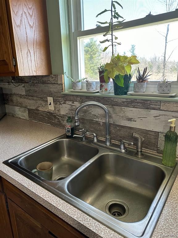 654 East Ridge Drive, Ortonville, MI 48462 — Photo 8