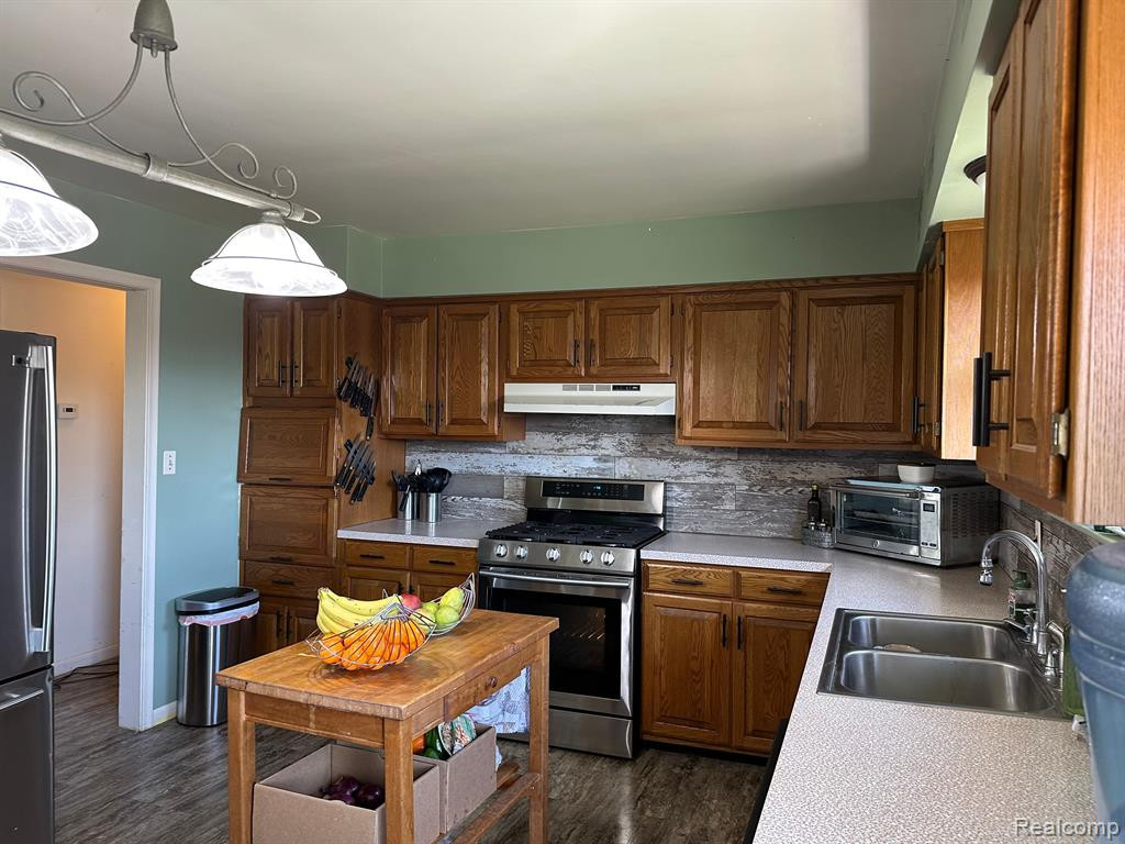 654 East Ridge Drive, Ortonville, MI 48462 — Photo 16
