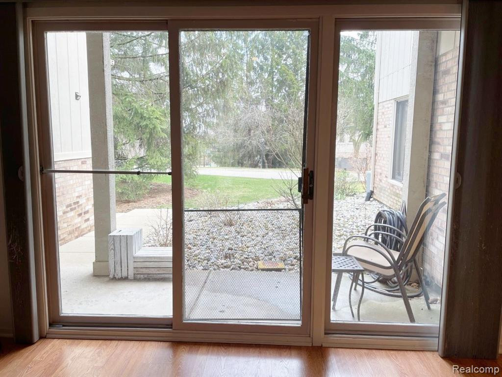 29319 LAUREL Drive, Farmington Hills, MI 48331 — Photo 5