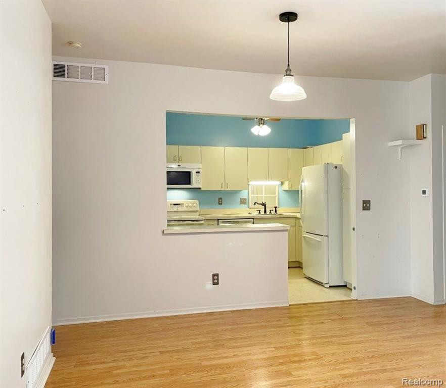 29319 LAUREL Drive, Farmington Hills, MI 48331 — Photo 6
