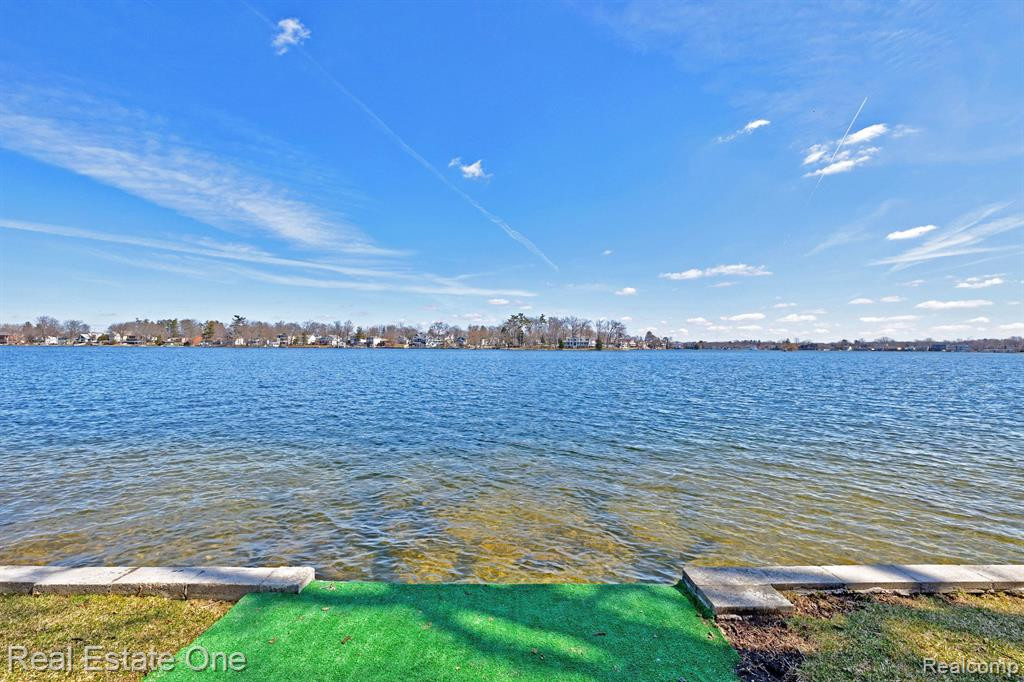 85 CRESCENT Avenue, Lake Orion, MI 48362 — Photo 8