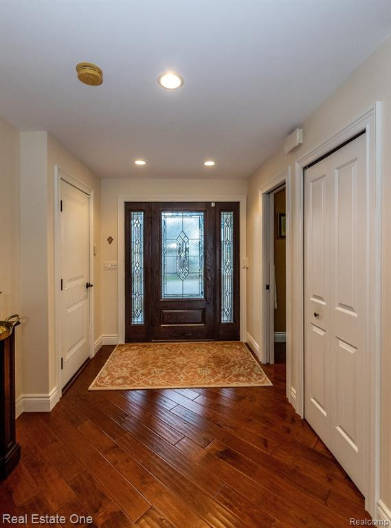 85 CRESCENT Avenue, Lake Orion, MI 48362 — Photo 9