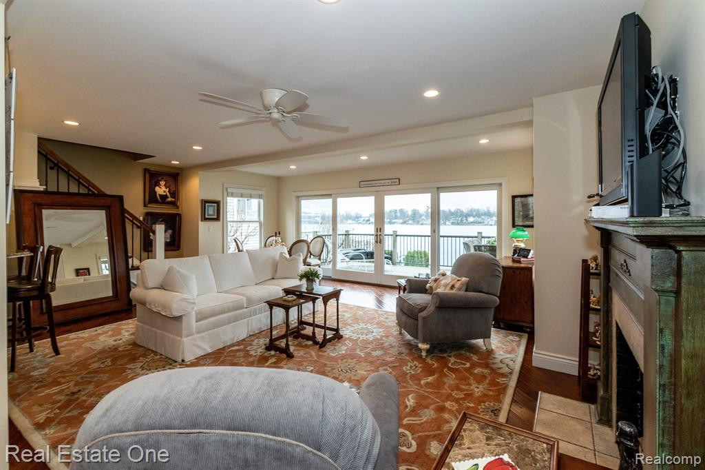 85 CRESCENT Avenue, Lake Orion, MI 48362 — Photo 16