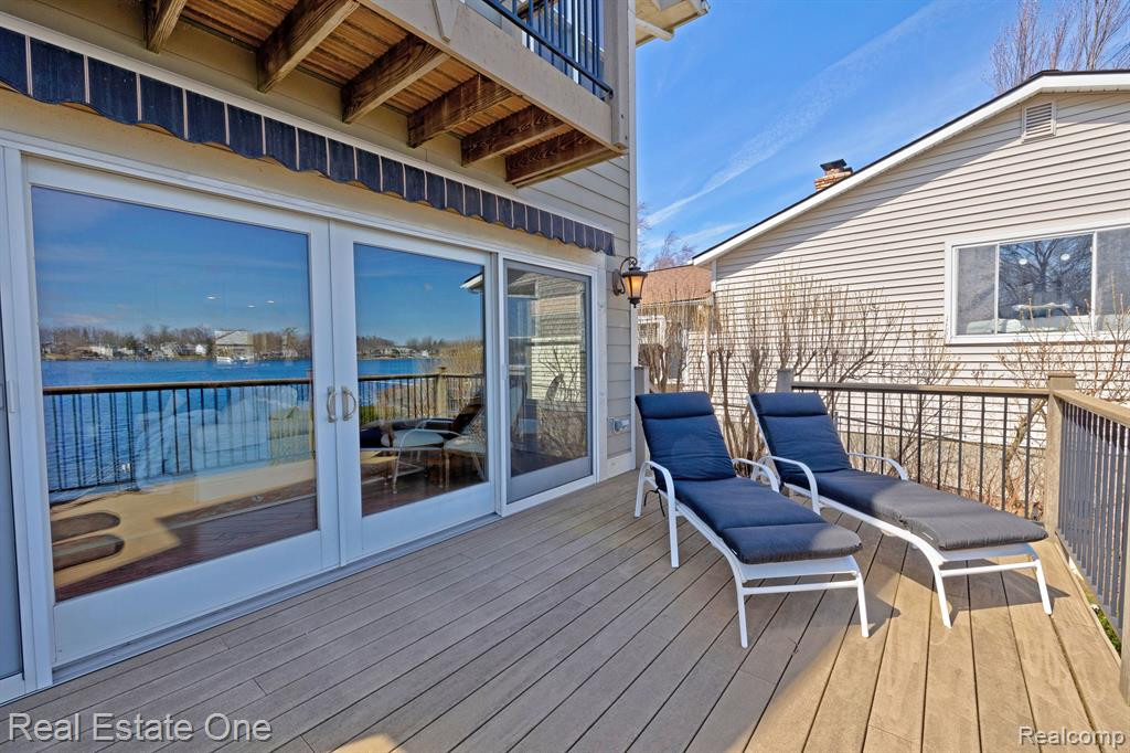 85 CRESCENT Avenue, Lake Orion, MI 48362 — Photo 18