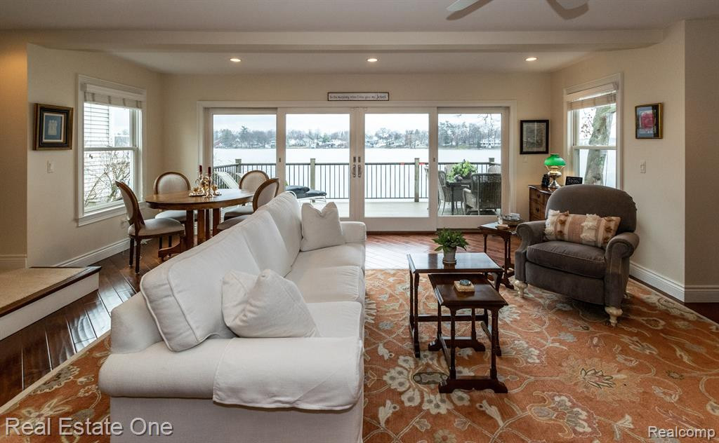 85 CRESCENT Avenue, Lake Orion, MI 48362 — Photo 22
