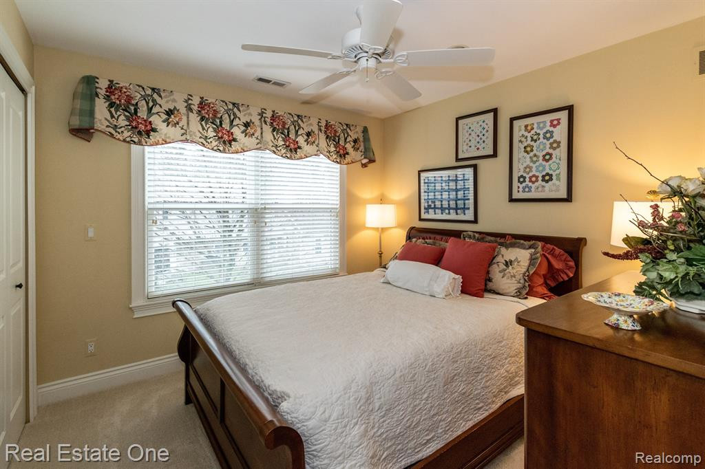 85 CRESCENT Avenue, Lake Orion, MI 48362 — Photo 25