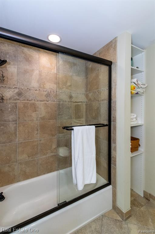 85 CRESCENT Avenue, Lake Orion, MI 48362 — Photo 30