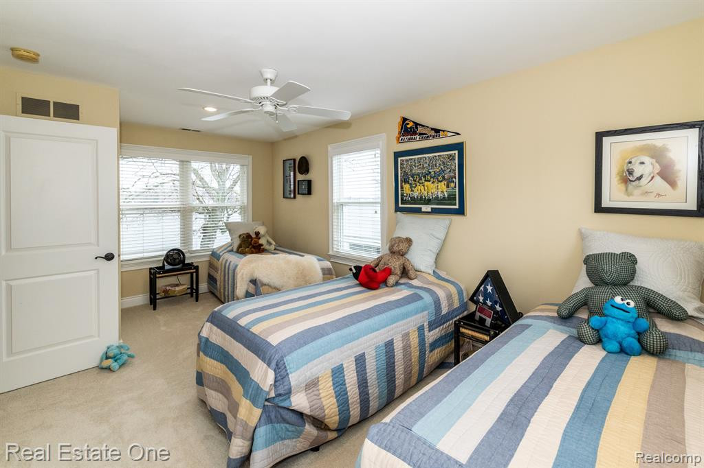 85 CRESCENT Avenue, Lake Orion, MI 48362 — Photo 31