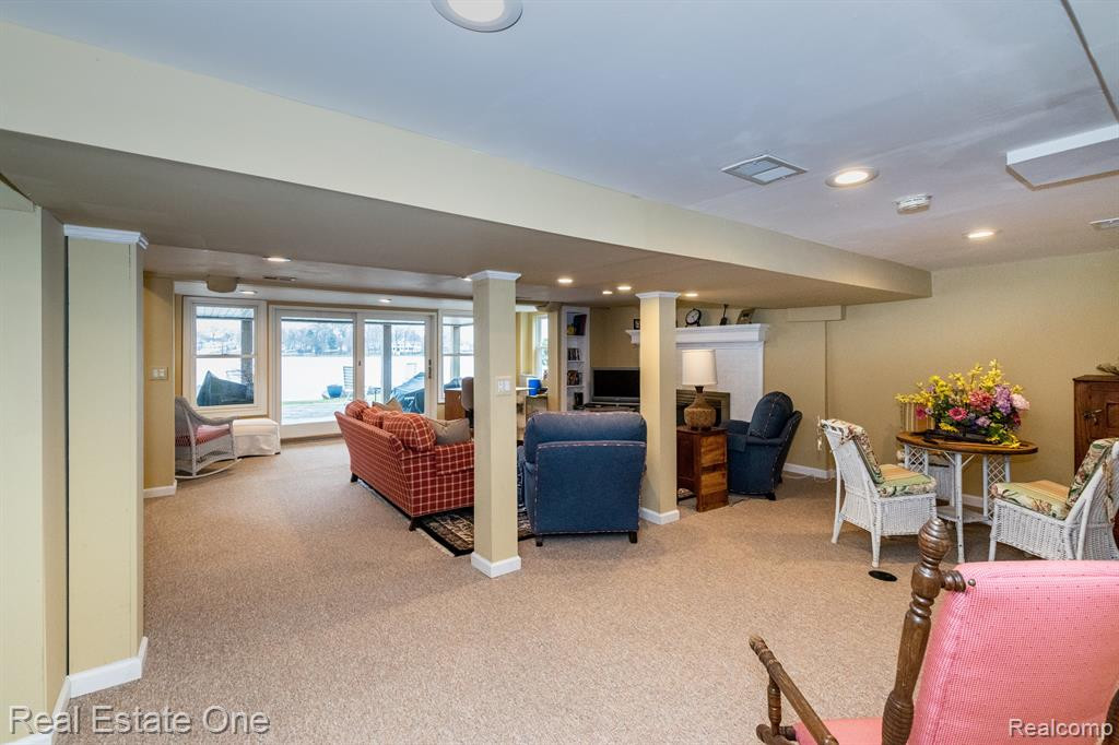 85 CRESCENT Avenue, Lake Orion, MI 48362 — Photo 33