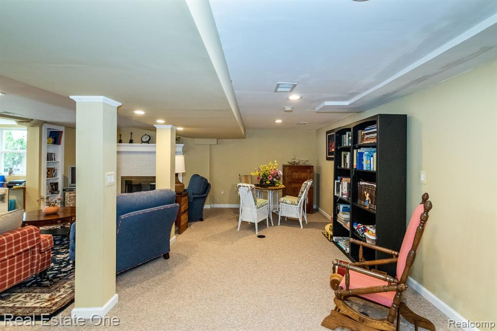 85 CRESCENT Avenue, Lake Orion, MI 48362 — Photo 34