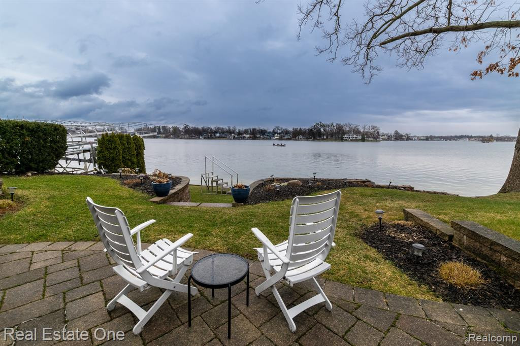 85 CRESCENT Avenue, Lake Orion, MI 48362 — Photo 40
