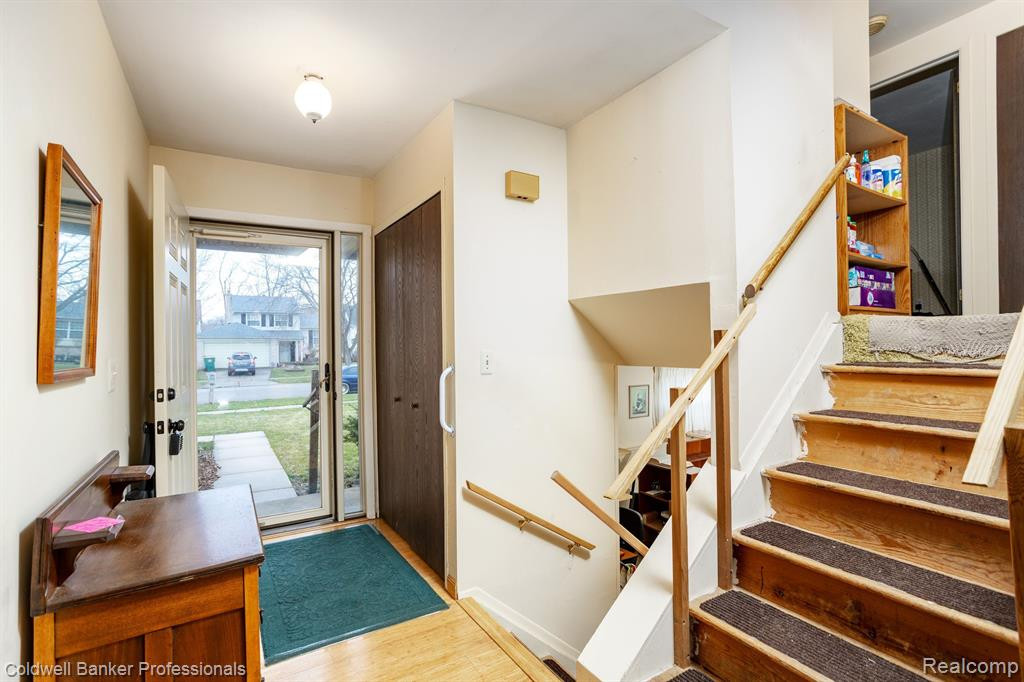 5781 NEW MEADOW Drive, Ypsilanti, MI 48197 — Photo 9