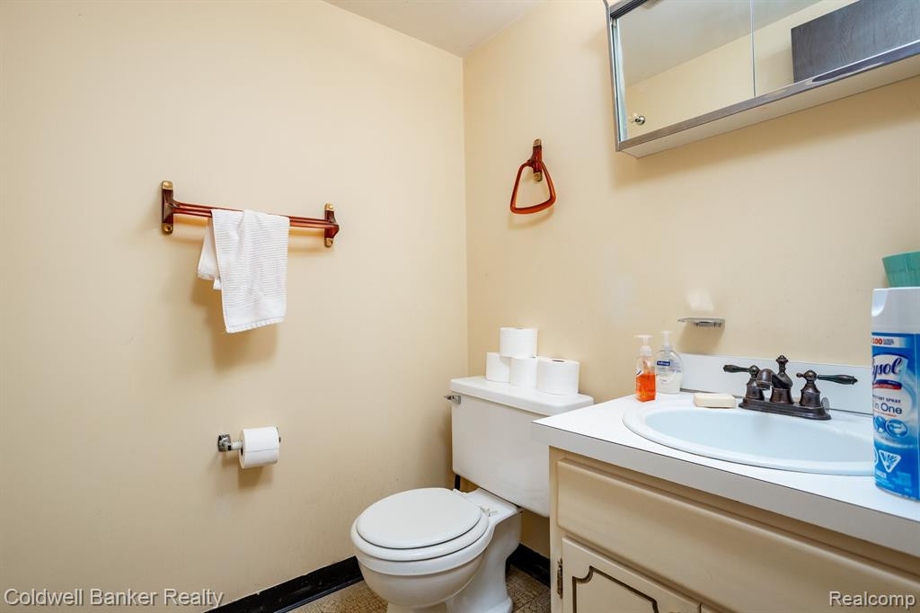 5781 NEW MEADOW Drive, Ypsilanti, MI 48197 — Photo 16