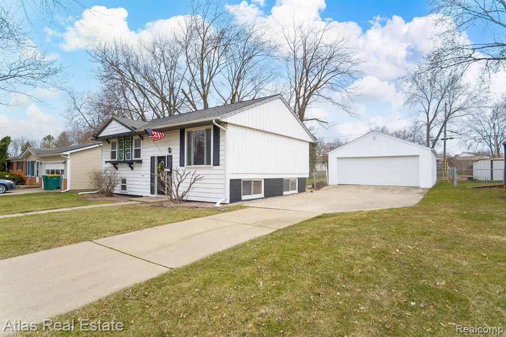 832 LAMBKINS, Saline, MI 48176 — Photo 4