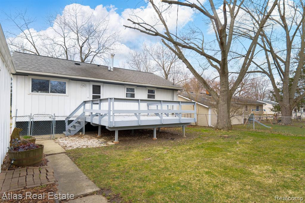 832 LAMBKINS, Saline, MI 48176 — Photo 10