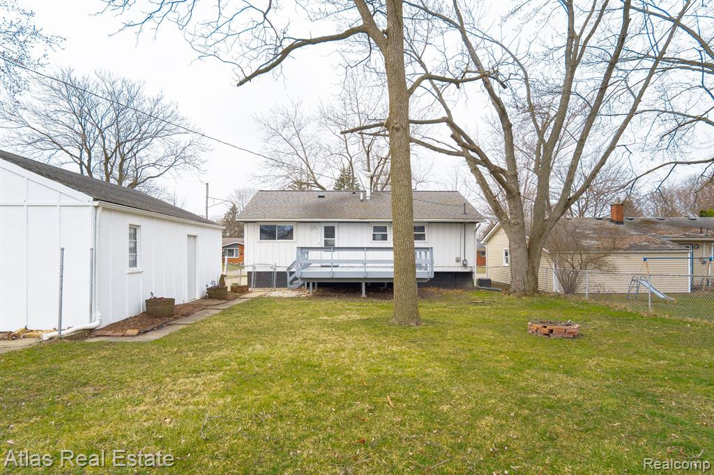 832 LAMBKINS, Saline, MI 48176 — Photo 12