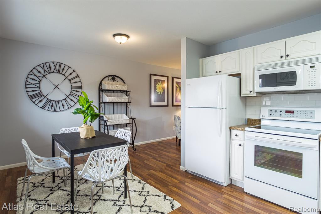 832 LAMBKINS, Saline, MI 48176 — Photo 19