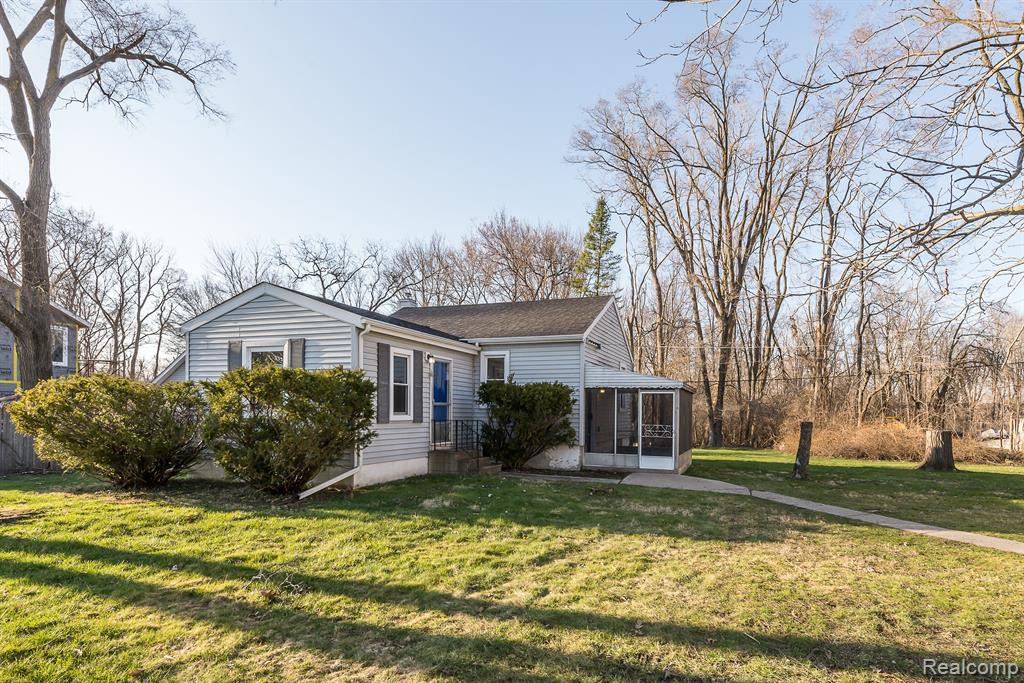 279 BEACHWAY Street, Whitmore Lake, MI 48189 — Photo 3