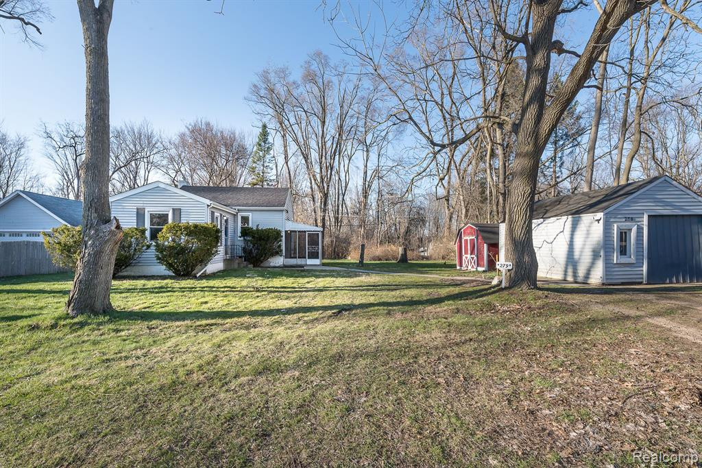 279 BEACHWAY Street, Whitmore Lake, MI 48189 — Photo 4