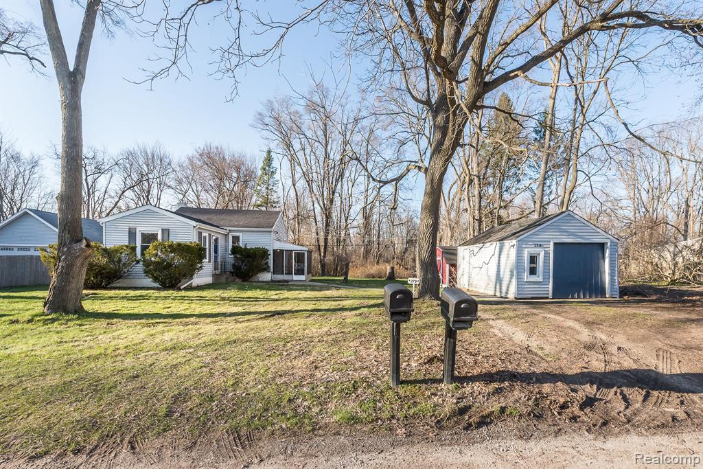279 BEACHWAY Street, Whitmore Lake, MI 48189 — Photo 5