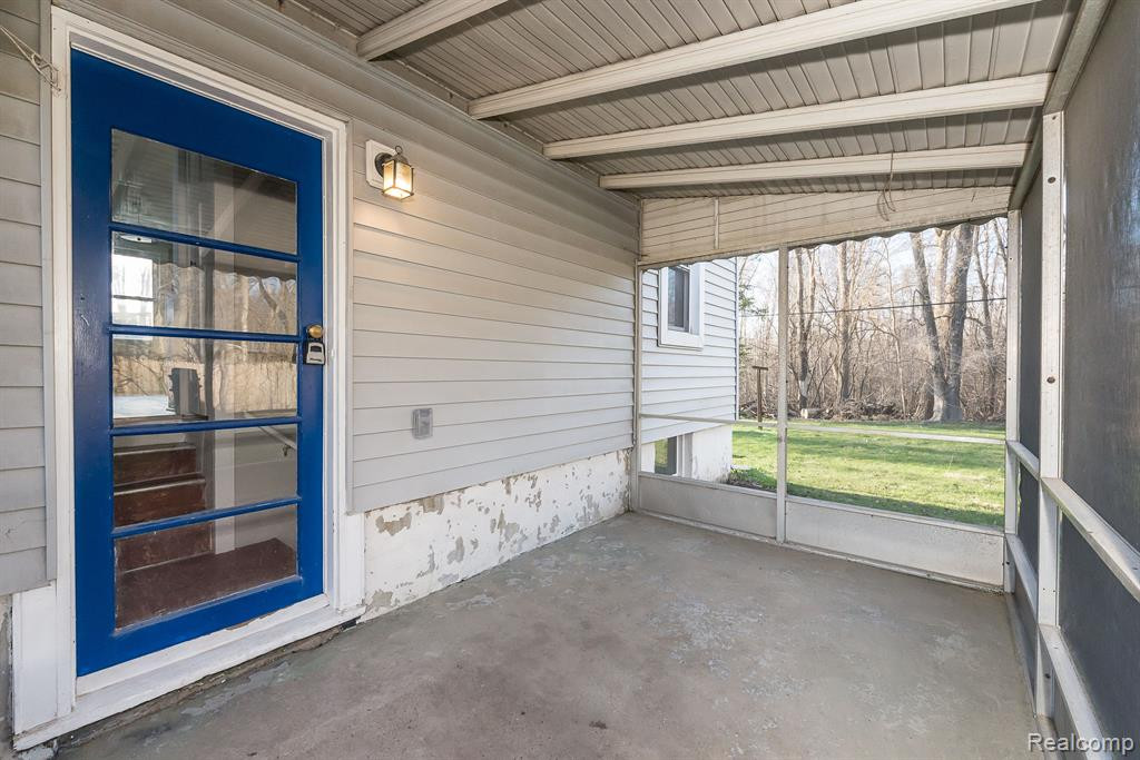 279 BEACHWAY Street, Whitmore Lake, MI 48189 — Photo 11