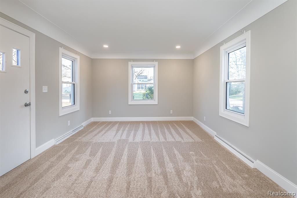 279 BEACHWAY Street, Whitmore Lake, MI 48189 — Photo 16