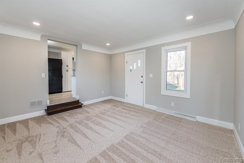 279 BEACHWAY Street, Whitmore Lake, MI 48189 — Photo 18