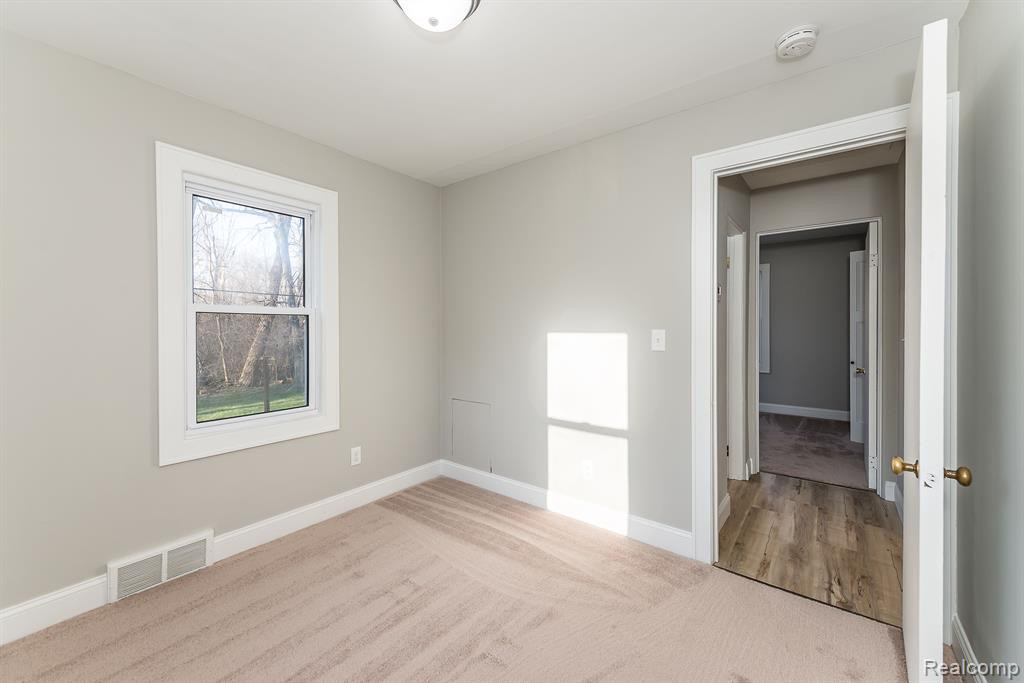 279 BEACHWAY Street, Whitmore Lake, MI 48189 — Photo 22