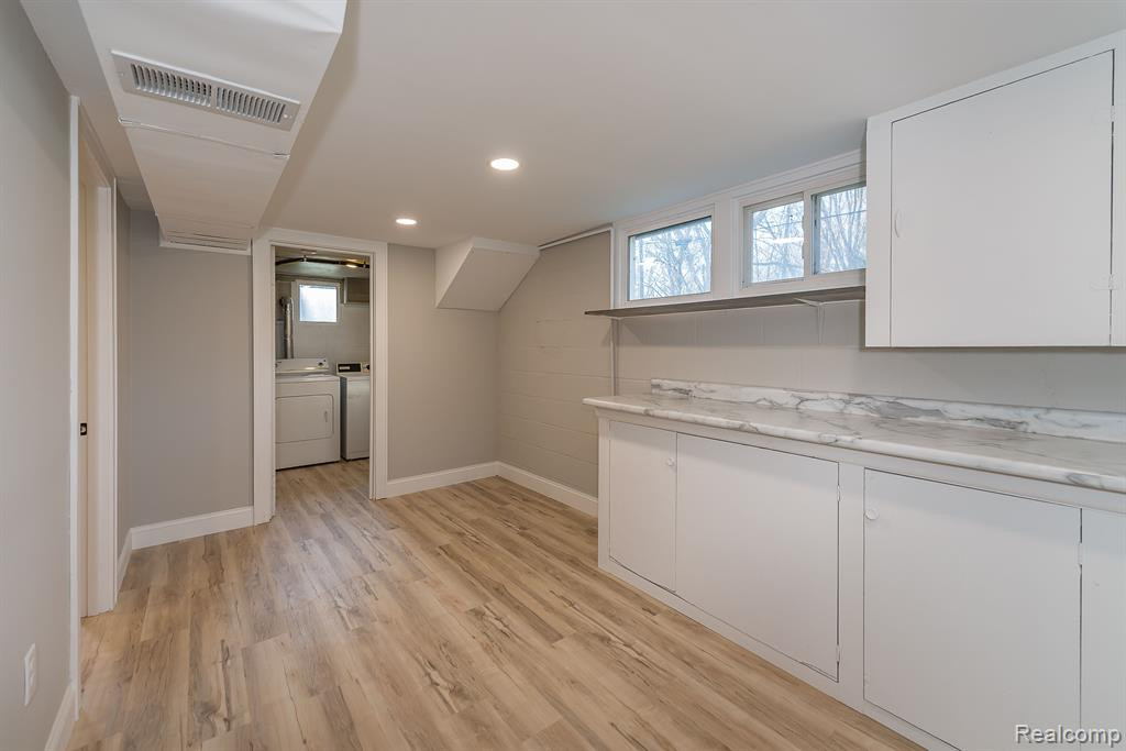 279 BEACHWAY Street, Whitmore Lake, MI 48189 — Photo 28