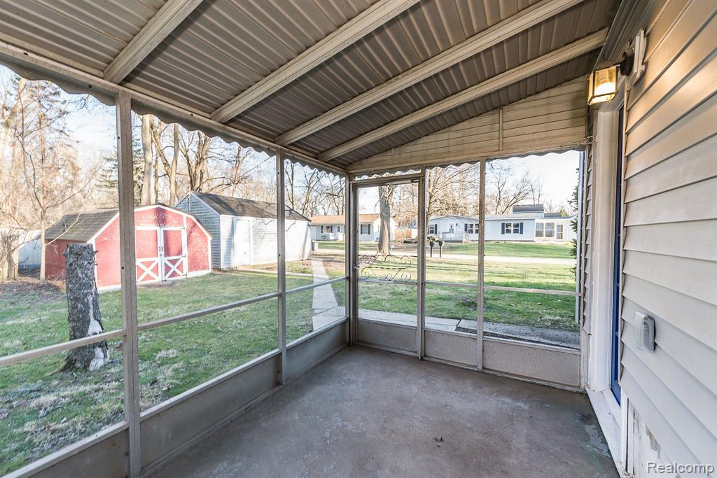 279 BEACHWAY Street, Whitmore Lake, MI 48189 — Photo 35