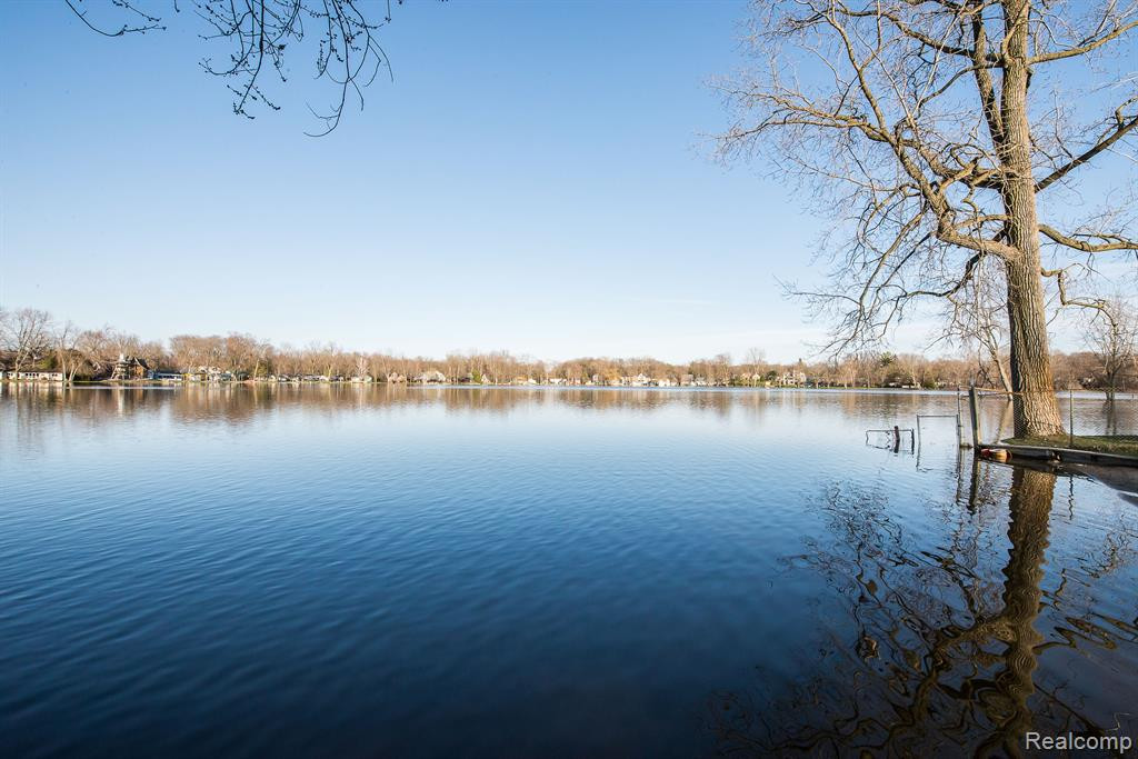279 BEACHWAY Street, Whitmore Lake, MI 48189 — Photo 41