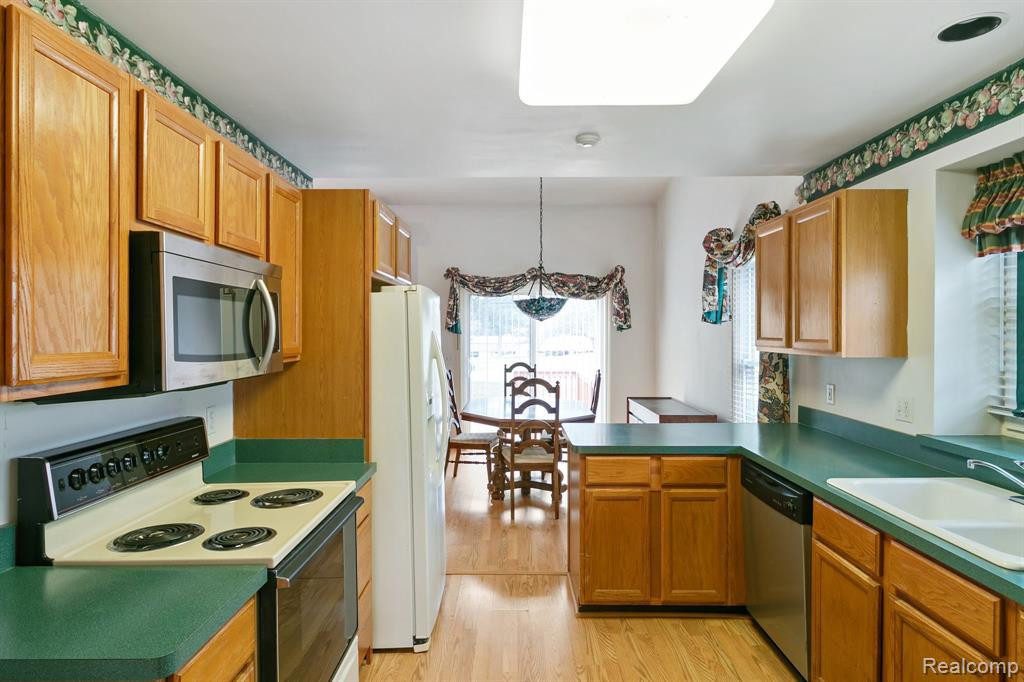 7287 Green Meadow Lane, Canton, MI 48187 — Photo 9