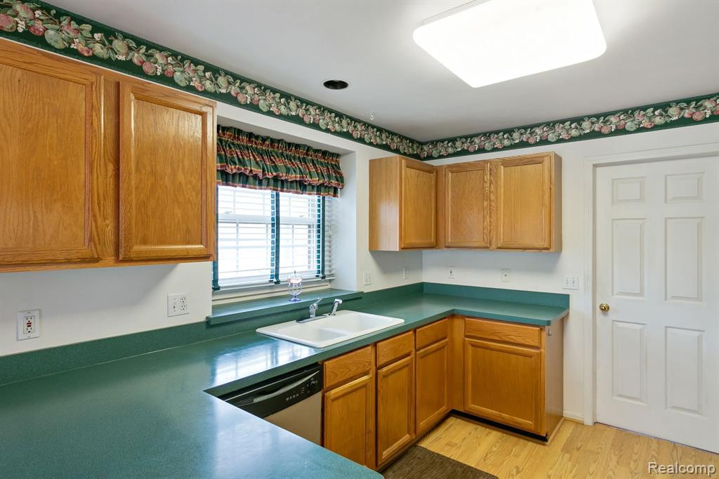 7287 Green Meadow Lane, Canton, MI 48187 — Photo 13