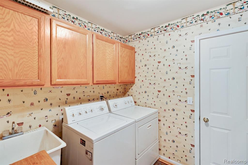 7287 Green Meadow Lane, Canton, MI 48187 — Photo 16