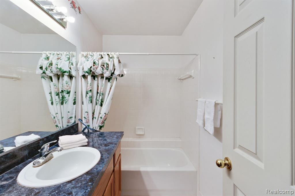 7287 Green Meadow Lane, Canton, MI 48187 — Photo 18