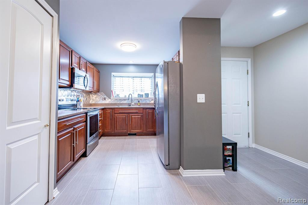 17408 N LUCILLE Circle, New Boston, MI 48164 — Photo 3