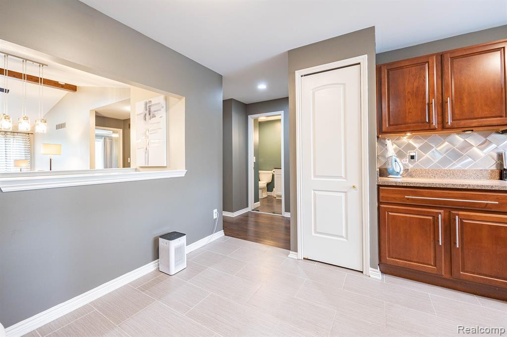 17408 N LUCILLE Circle, New Boston, MI 48164 — Photo 4