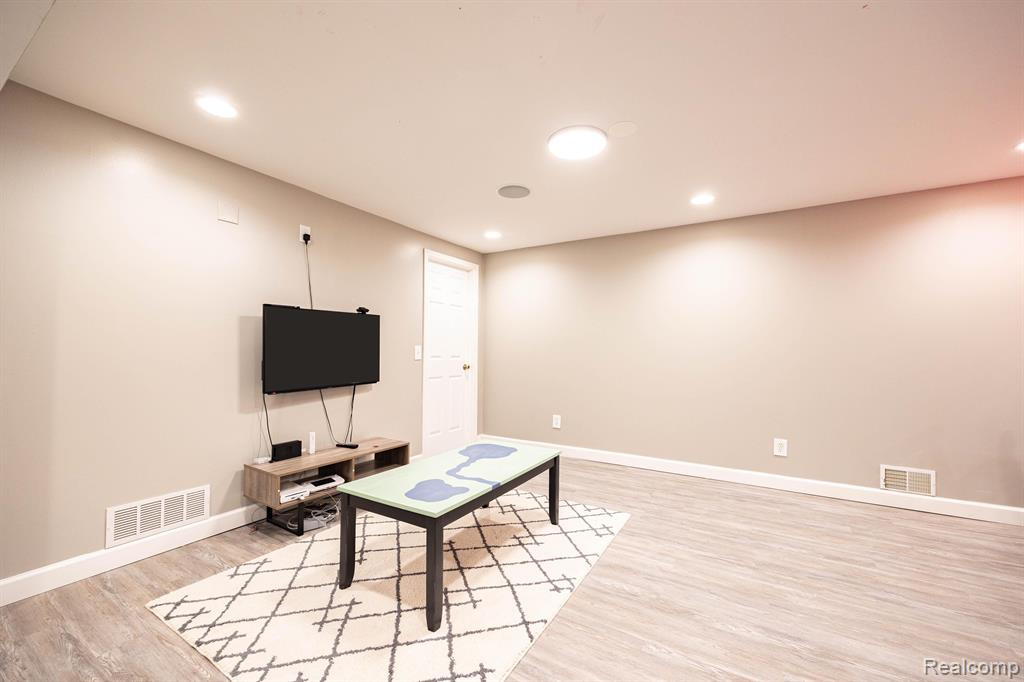 17408 N LUCILLE Circle, New Boston, MI 48164 — Photo 28